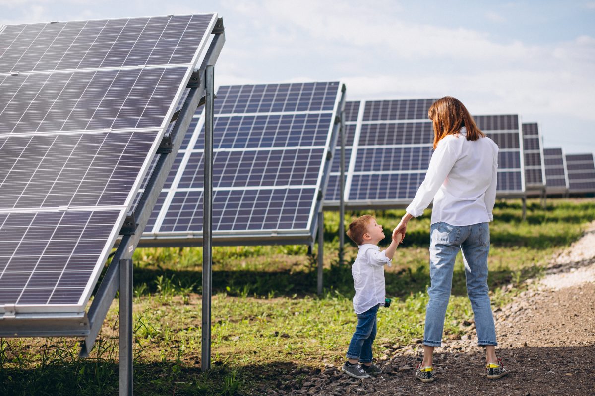 sisteme panouri solare fotovoltaice curent